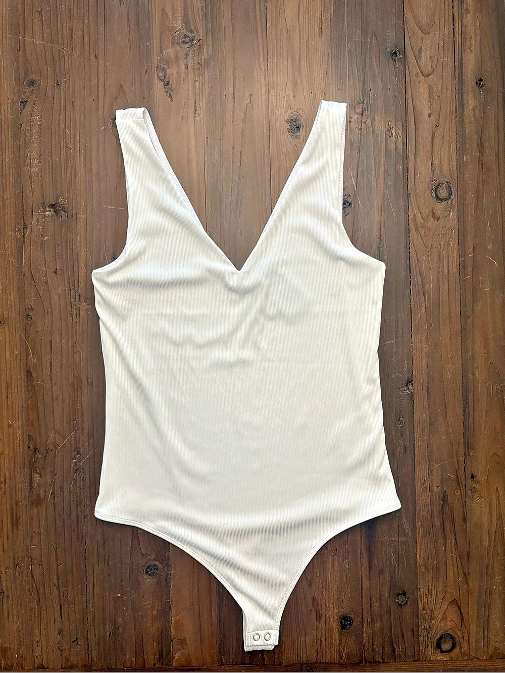 NWT Express Body Contour Ribbed Deep V-Neck Bodysuit - White Large